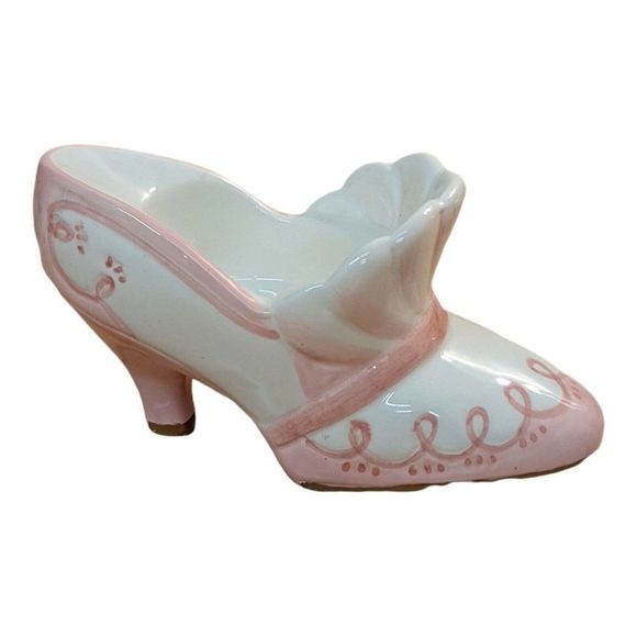 Pink and white Ceramic Shoe 4.5 In candle holder ruffle hand painted - Picture 1 of 7